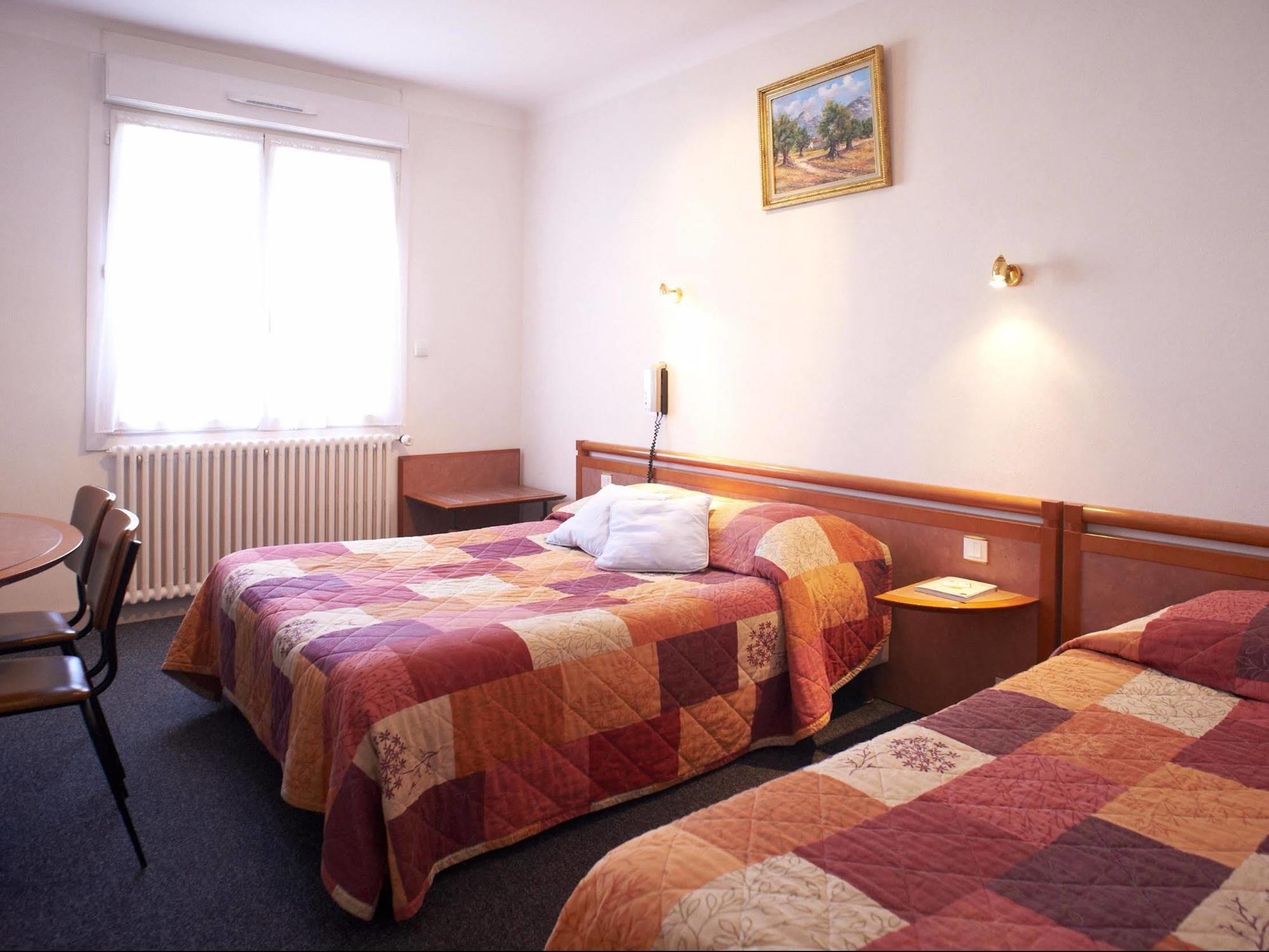 Hotel De La Gare 克利松 外观 照片