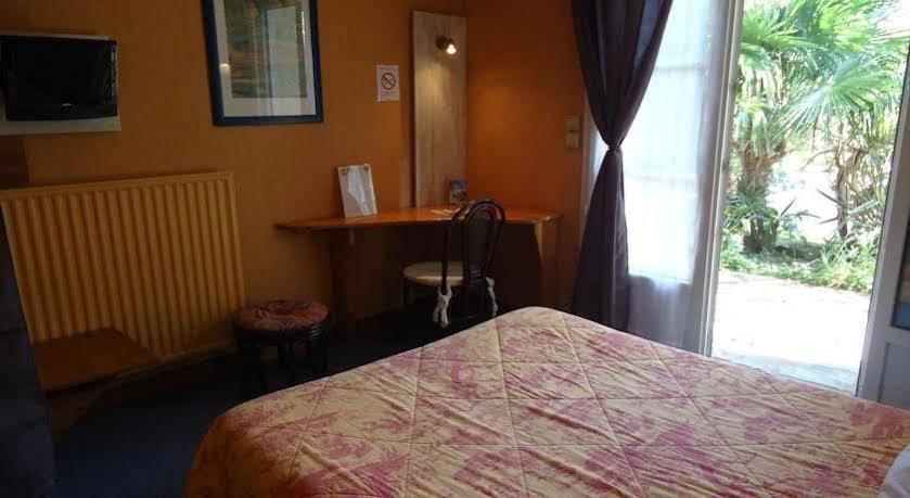 Hotel De La Gare 克利松 外观 照片
