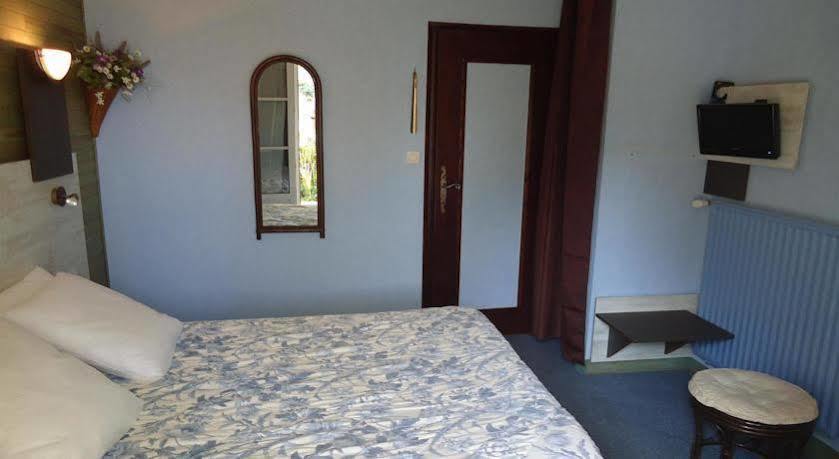 Hotel De La Gare 克利松 外观 照片