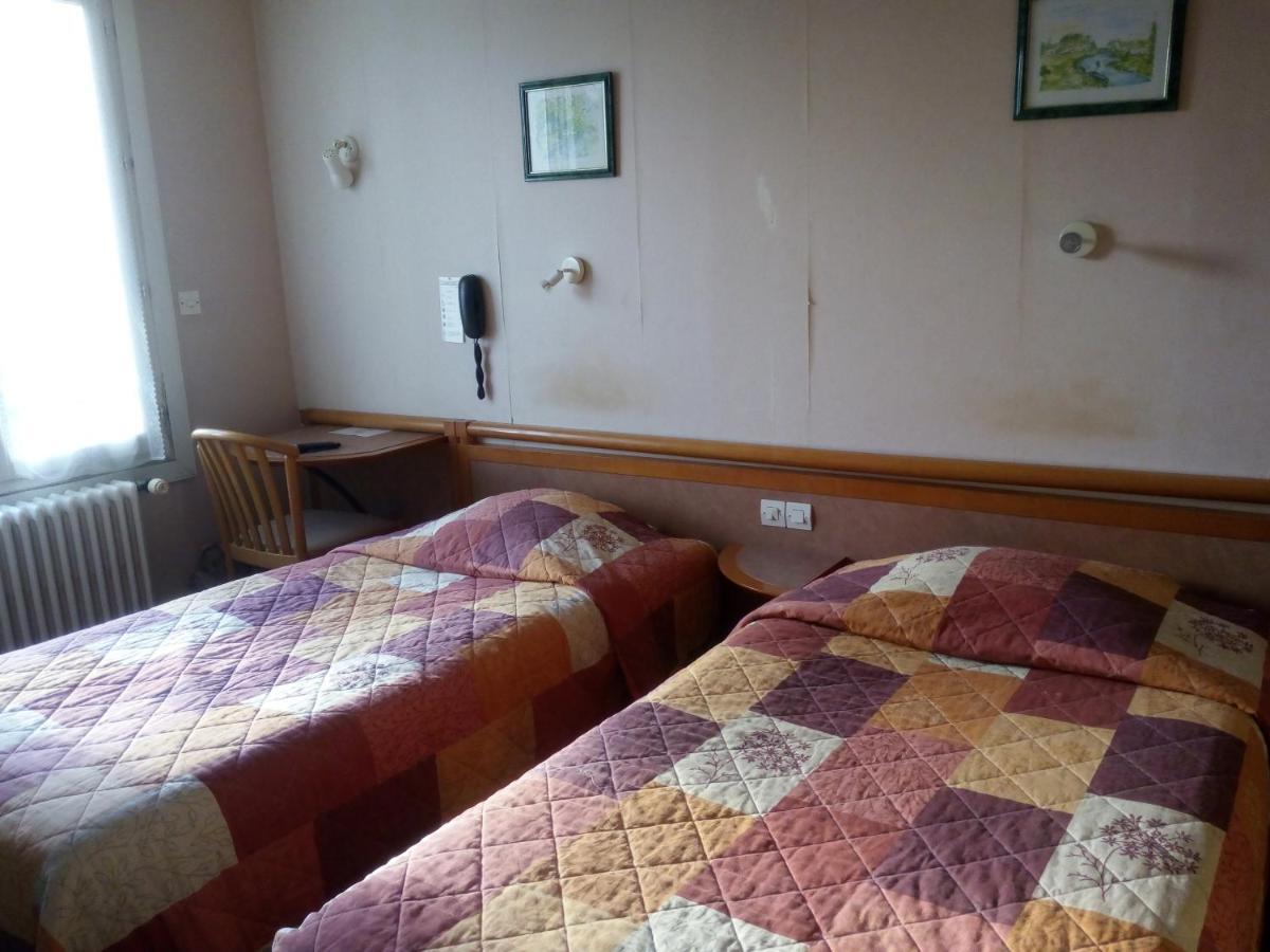 Hotel De La Gare 克利松 外观 照片